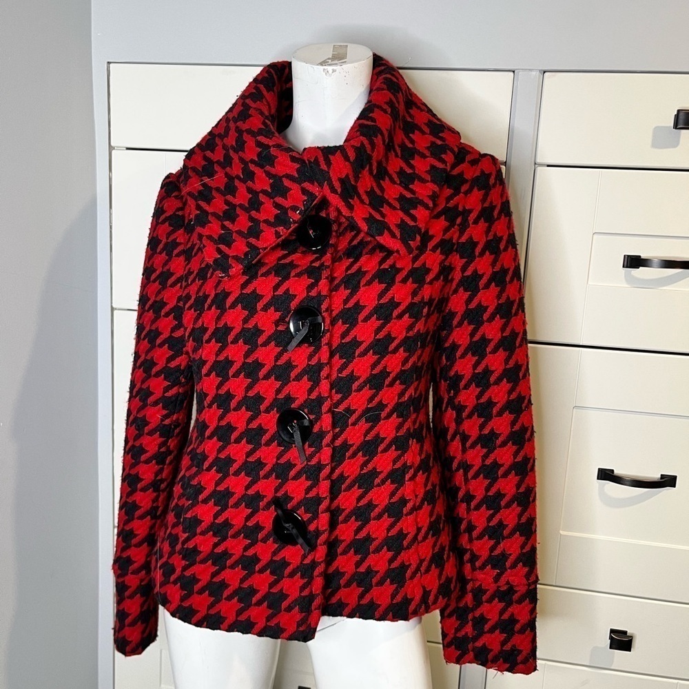 R. U. Pretty. Red and black. Size medium. Wool blend. Herringbone patterned Coat